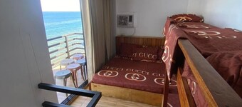 Cliff Cabanas by Hiverooms