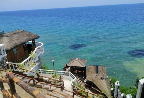 Cliff Cabanas by Hiverooms
