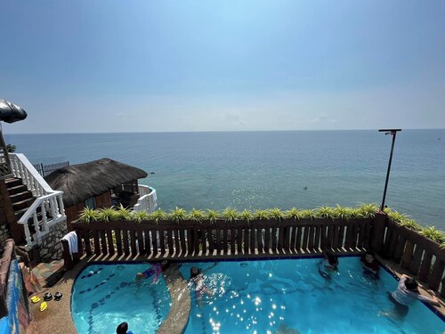 Cliff Cabanas by Hiverooms