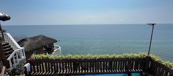 Cliff Cabanas by Hiverooms