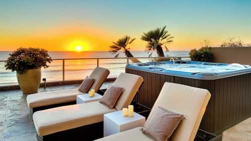 Featured on MTV Oceanfront View Estate + Pool, Pickleball, Theater, Arcade, Gym, Gourmet Kitchen Celebrity Oceanfront Estate by Avantstay