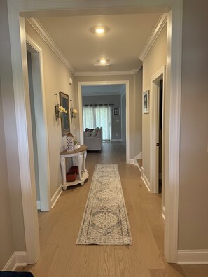 Interior - Spacious 4-bedroom house in tranquil Auburn close to campus and stadium (Auburn)