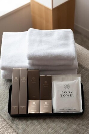 Double Room, City View | Bathroom amenities | Shower, free toiletries, hair dryer, slippers - KIORI Collection Gokomachi (Kyoto)