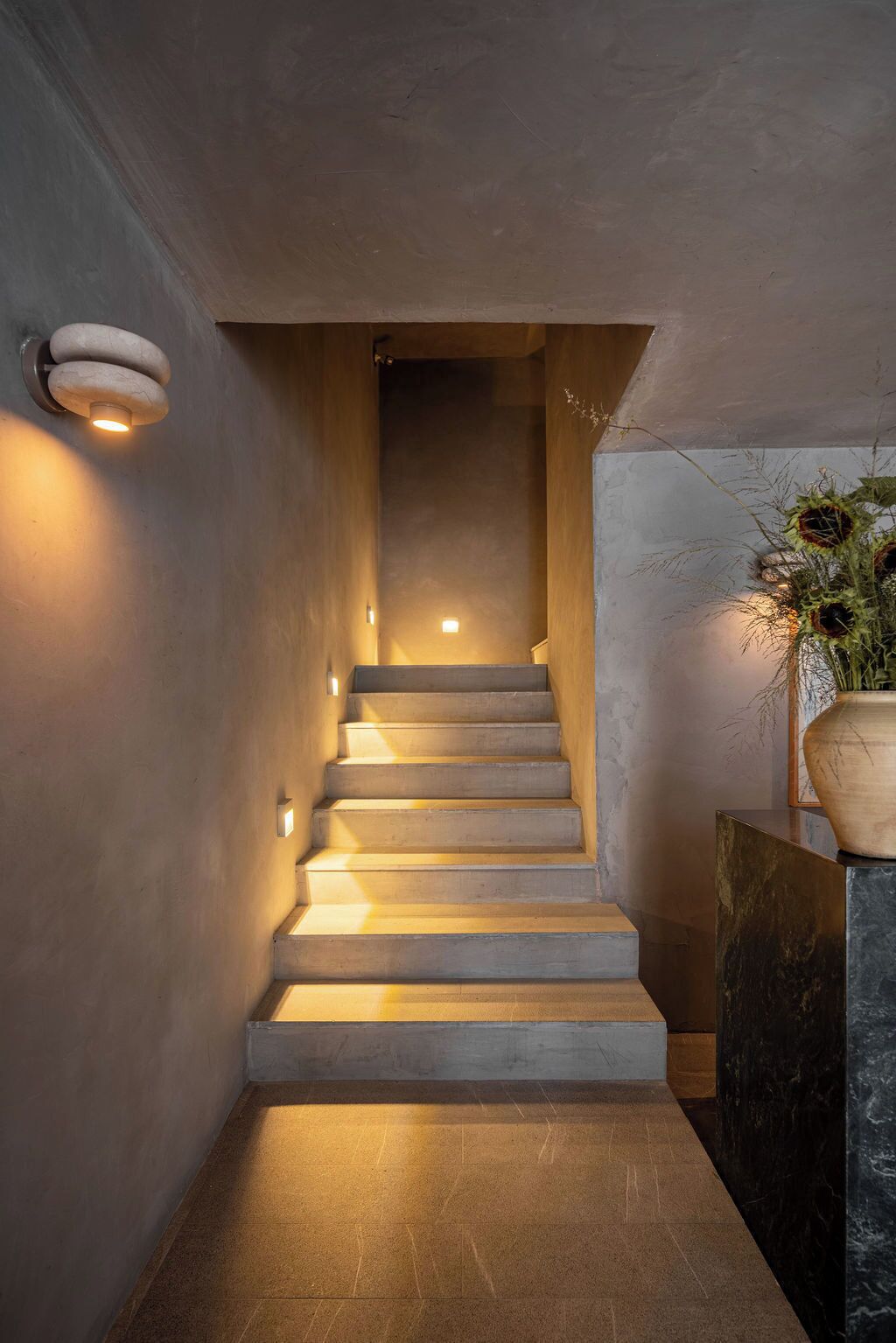 Studio Luxe, vue jardin | Coin séjour | TV connectée de 50 pouces avec chaînes numériques