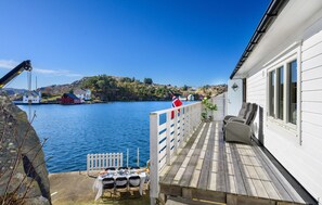 Terrace/patio - 2 bedroom lovely home in Telavåg (Telavåg)