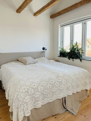 Desk, free WiFi - Charming family house near Ystad's sandy beaches (Köpingebro)