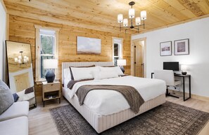 Room - Firefly Cottage Hot Tub, Fire Pit & Family Bunk Room (Ellijay)
