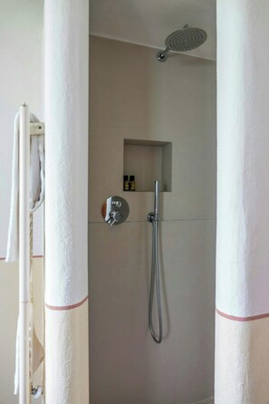 Shower - Villa with views of Maremma Park (Magliano in Toscana)