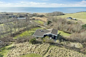 Exterior - Wooden house by Sletterhage Lighthouse on Helgenæs (Knebel)