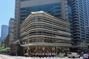 Exterior - Harbour Views & Modern Living in Sydney CBD (Sydney)