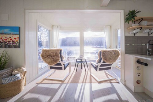Senja Fjord View 2-BR Apartment Near Segla & Ferry, Northern Lights from window
