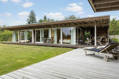 Architect-designed house near Gyldendal harbour