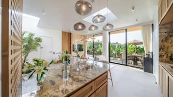 Luxury Villa, 3 Bedrooms, Pool View | Interior