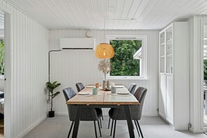Dining - Holiday home with creative space near Glesborg (Glesborg)
