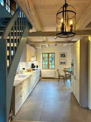 Microwave, oven, dishwasher, coffee/tea maker - Historic gardener's cottage with charm and jetty (Wahlstorf)