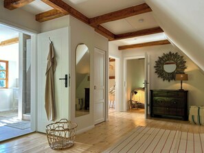 Free WiFi - Historic gardener's cottage with charm and jetty (Wahlstorf)