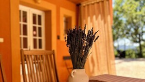 Outdoor dining - Provençal house with pool and Mont Ventoux views (VILLEDIEU)