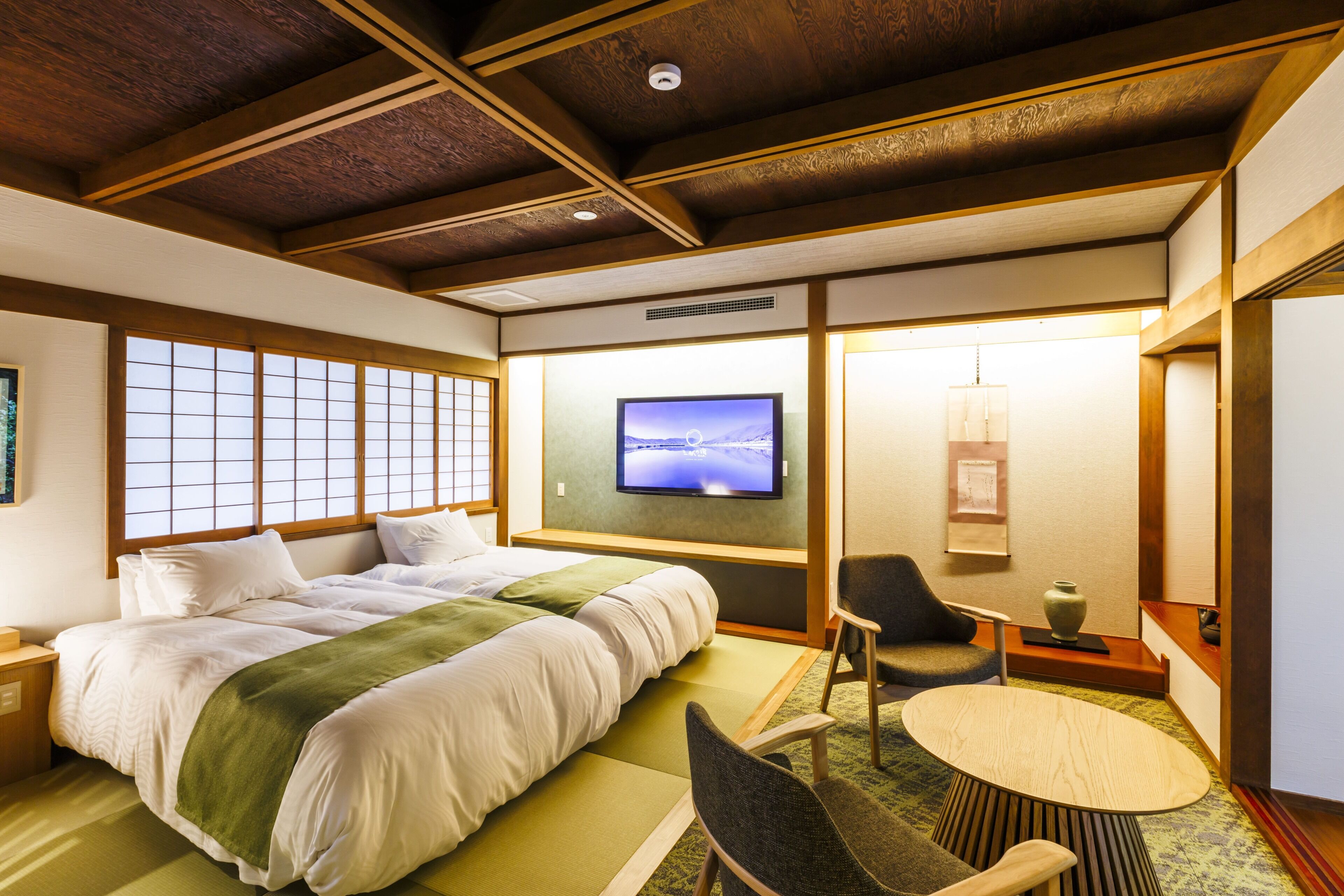 Signature Twin Room | In-room safe, WiFi (free)