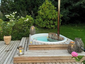 Outdoor spa tub - Cozy summer house near Tisvilde Beach and nature (Vejby)