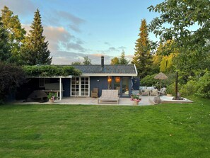 Terrace/patio - Cozy summer house near Tisvilde Beach and nature (Vejby)