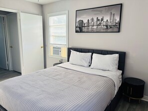 1 bedroom, iron/ironing board, WiFi, bed sheets - Welcoming to your cozy home away from home in the heart of little 5 points! (Atlanta)