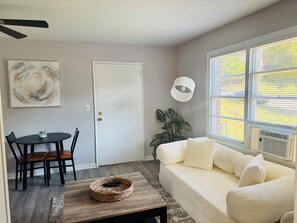 Smart TV - Welcoming to your cozy home away from home in the heart of little 5 points! (Atlanta)