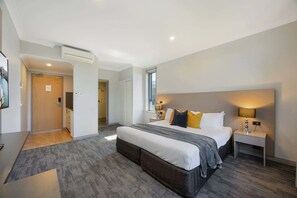 Iron/ironing board, WiFi, bed sheets - Cozy Studio Near Metro Macquarie Shopping Centre (Macquarie Park)