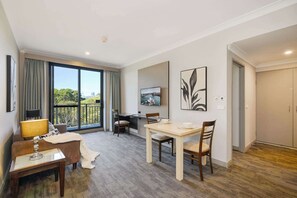 TV - Modern 1BR Apt 1KM to Macquarie Park Station (Macquarie Park)