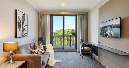 Modern 1BR Apt 1KM to Macquarie Park Station