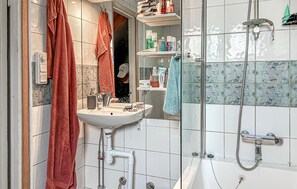 Bathroom - Amazing home in Skåne-Tranås with WiFi (Skåne-Tranås)
