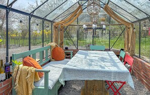 Outdoor dining - Amazing home in Skåne-Tranås with WiFi (Skåne-Tranås)