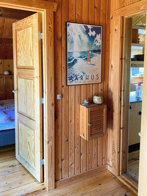 Desk, free WiFi - Cottage with wilderness bath near beach at Odden (Sjællands Odde)