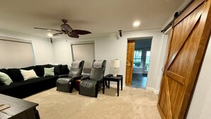 Unclassified image, 2 of 31, button - Private Lakefront Retreat Pool Spa Tiki (Sebring)