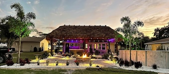 Private Lakefront Retreat Pool Spa Tiki