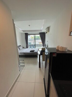 1 bedroom, WiFi, bed sheets - cozy studio unit laguna 2 (Muang Pattaya)