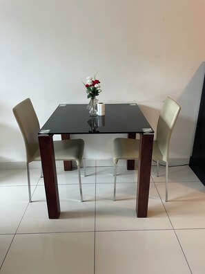 Dining - cozy studio unit laguna 2 (Muang Pattaya)