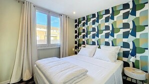 Room - Apartment for 4 people - City center (SAINTE MAXIME)