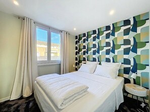 Room - Apartment for 4 people - City center (SAINTE MAXIME)