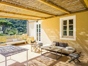 Terrace/patio - House with pergola and stunning sunsets on Elba (Zanca)