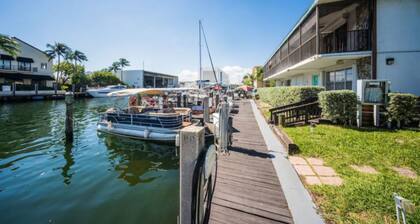 Mahalo Isles Apartments by Rocketstay