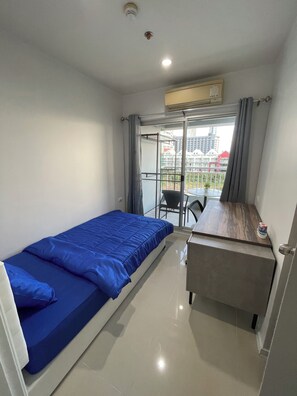 Free WiFi, bed sheets - 2-bedroom condo just oposit jomtien Pattaya beach (Muang Pattaya)
