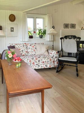 Fireplace - Cozy holiday home near Hvidbjerg beach (Børkop)