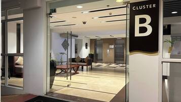 Apartment, 1 Bedroom, Accessible, Patio | Lobby