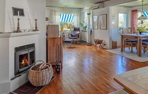 Interior - Stunning home in Billdal with WiFi (Billdal)