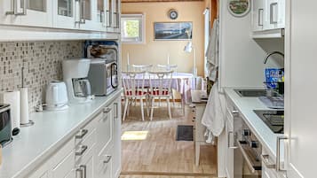 Frigorifero, microonde, forno, lavastoviglie