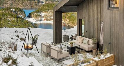 Cabin overlooking Ryfylke fjord