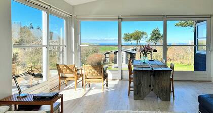 Modern house with sea view in Kårup