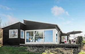 Exterior - Modern house with sea view in Kårup (Fårevejle)