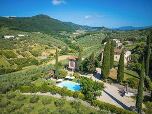 Exterior - Hillside apartment with pool and view near Lucca (San Lorenzo di Moriano)