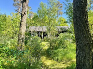 Property grounds - Architect-designed summer house by Randers Fjord (Havndal)